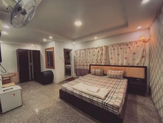 Standard Tek Büyük Yataklı Oda