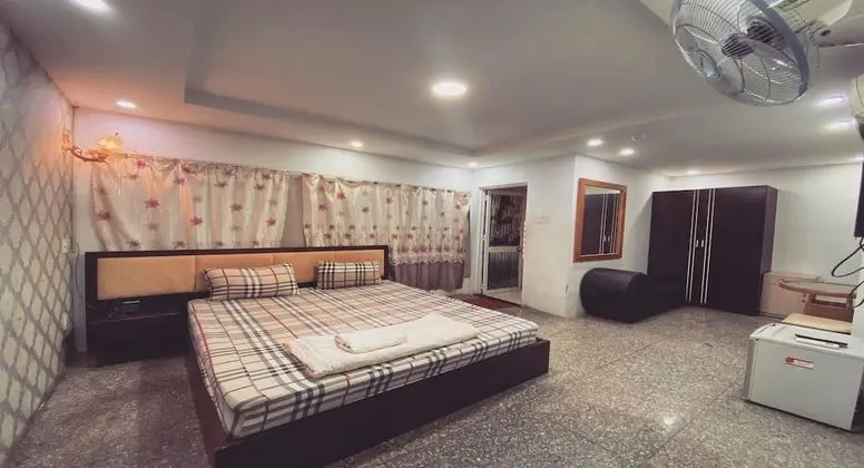 Standard Tek Büyük Yataklı Oda