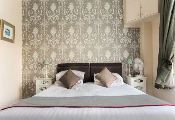 Deluxe Tek Büyük Yataklı Oda, Banyolu/Duşlu (with bath or shower)
