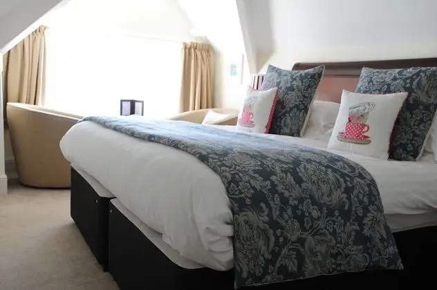 Deluxe Tek Büyük Yataklı Oda, Banyolu/Duşlu, Deniz Manzaralı (with bath or shower)