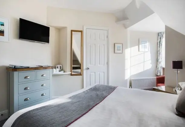 Deluxe Tek Büyük Yataklı Oda, Banyolu/Duşlu, Deniz Manzaralı (with bath or shower)