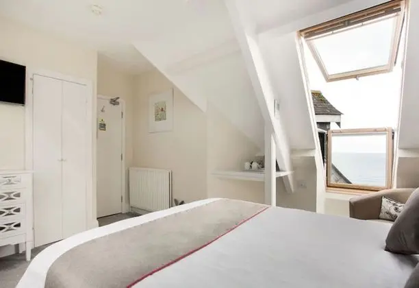 Deluxe Tek Büyük Yataklı Oda, Banyolu/Duşlu, Deniz Manzaralı (with bath or shower)