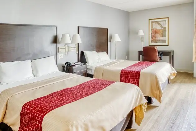 Oda Two Queen Beds