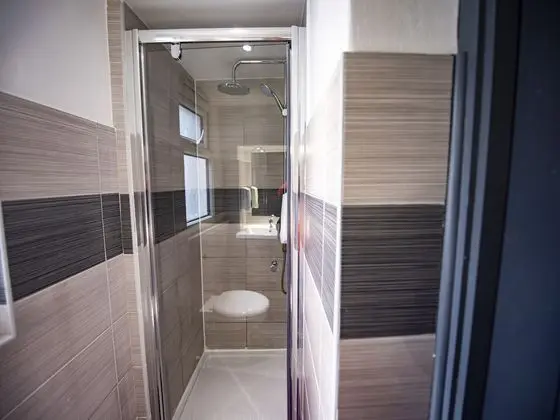 Dörtlü With Shared Bathroom