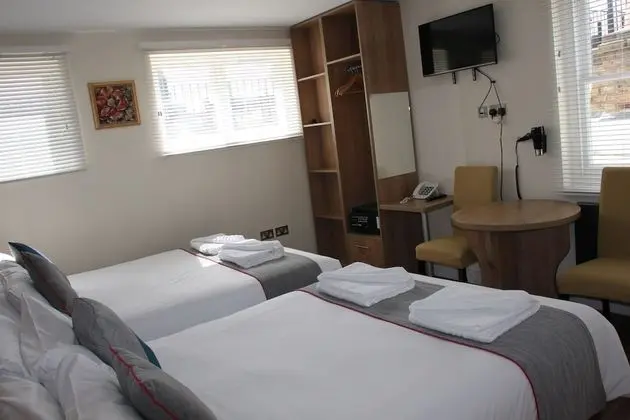 Deluxe Dört Kişilik Oda