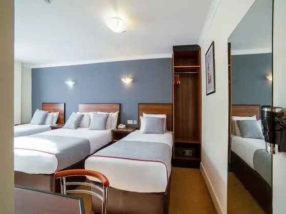 Deluxe Üç Kişilik Oda