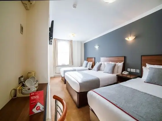 Deluxe Üç Kişilik Oda