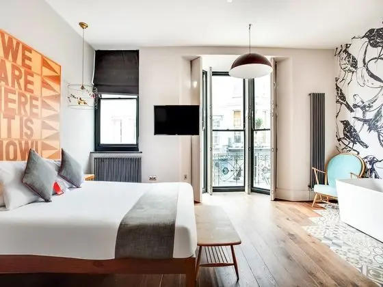 Deluxe Tek Büyük Yataklı Oda