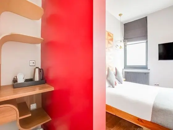 Deluxe Tek Büyük Yataklı Oda