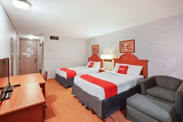 Oda, 2 Büyük (Queen) Boy Yatak