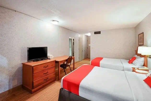 Oda, 2 Büyük (Queen) Boy Yatak