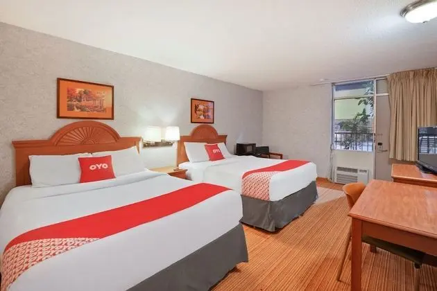 Oda, 2 Büyük (Queen) Boy Yatak