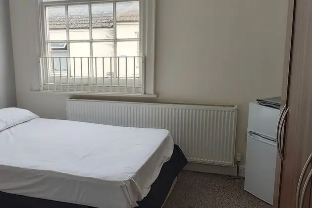 Standard Üç Kişilik Oda, Ortak Banyo