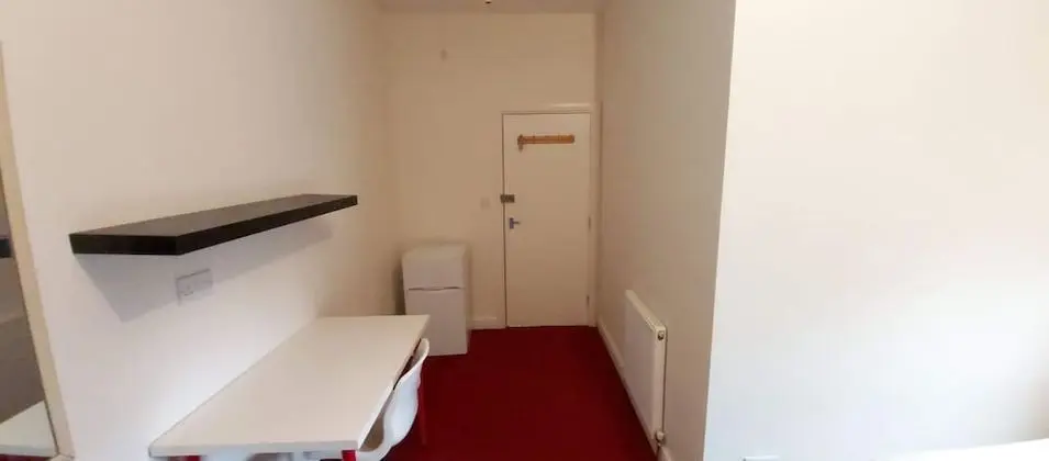Standard Üç Kişilik Oda, Ortak Banyo