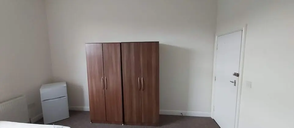 Standard Üç Kişilik Oda, Ortak Banyo
