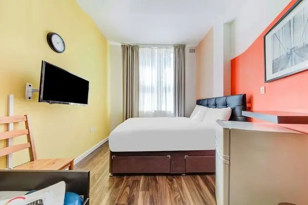 Standard Tek Büyük Yataklı Oda