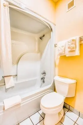 Oda, 2 Büyük (Queen) Boy Yatak, Sigara İçilebilir