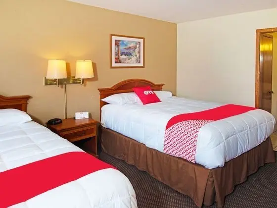 Oda, 2 Büyük (Queen) Boy Yatak