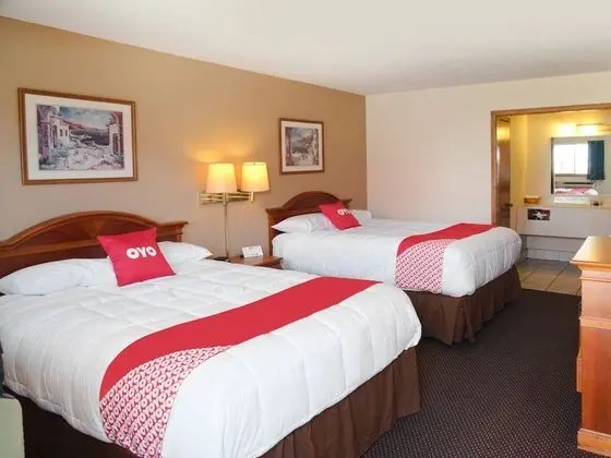 Oda, 2 Büyük (Queen) Boy Yatak