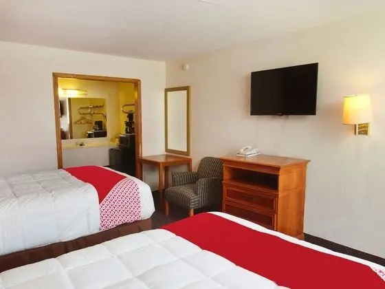 Oda, 2 Büyük (Queen) Boy Yatak