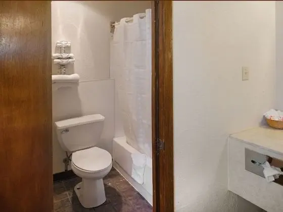 Oda, 2 Büyük (Queen) Boy Yatak