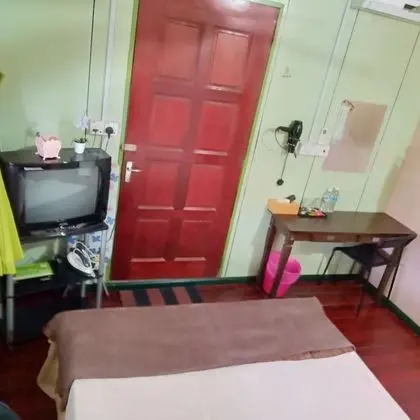 Tek Büyük Yataklı Oda, Ortak Banyo