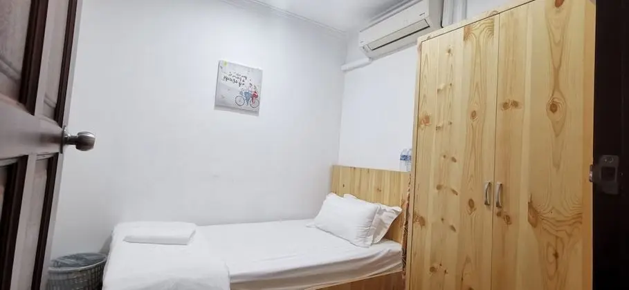 Tek Kişilik Oda, Ortak Banyo