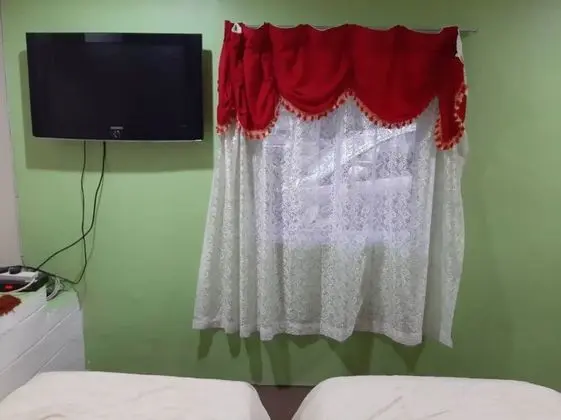 İki Ayrı Yataklı Oda, Ortak Banyo