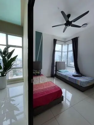İki Ayrı Yataklı Oda, Ortak Banyo