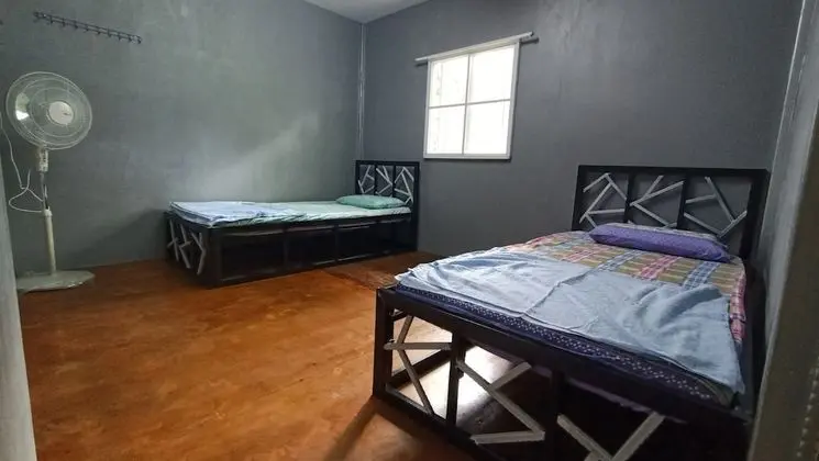İki Ayrı Yataklı Oda, Ortak Banyo