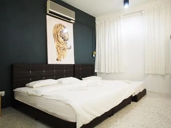 Üç Kişilik Oda, Ortak Banyo