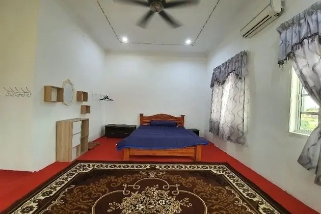 İki Ayrı Yataklı Oda, Ortak Banyo