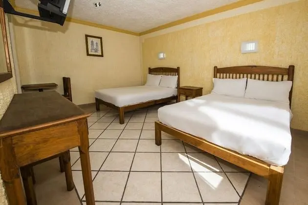 Standard Oda (2 Double Beds)