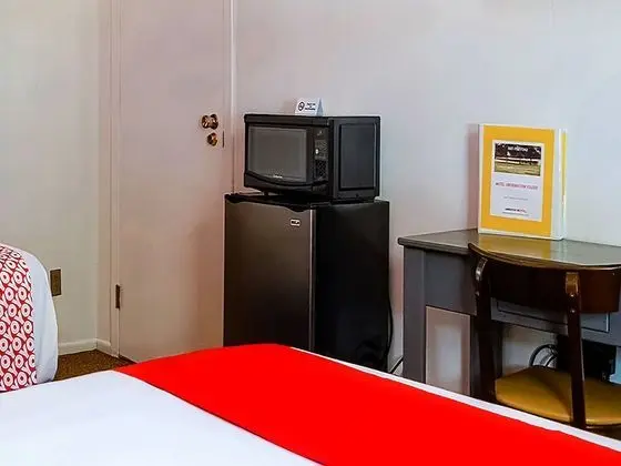 Oda, 2 Büyük (Queen) Boy Yatak