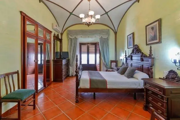 Tek Büyük veya İki Ayrı Yataklı Oda