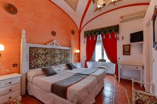 Tek Büyük veya İki Ayrı Yataklı Oda