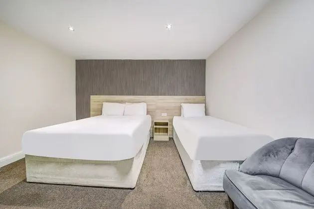 Deluxe Dört Kişilik Oda