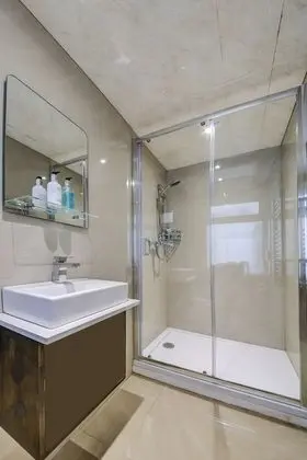 Deluxe Dört Kişilik Oda