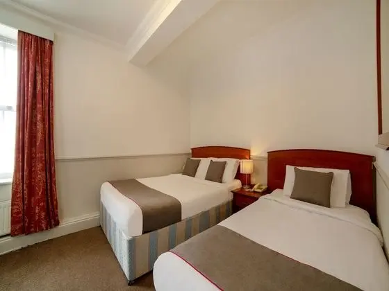 Deluxe Üç Kişilik Oda
