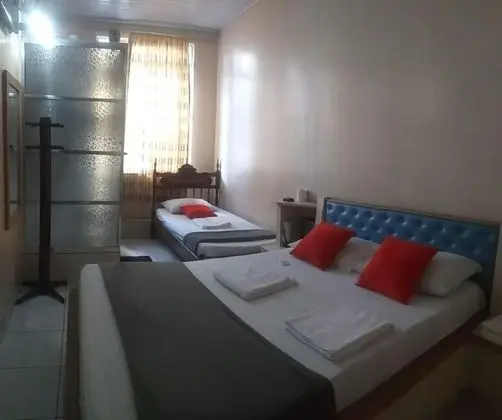 Üç Kişilik Oda, Birden Çok Yatak