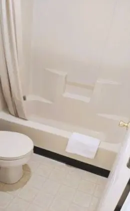 Oda, 1 En Büyük (King) Boy Yatak, Küçük Mutfak