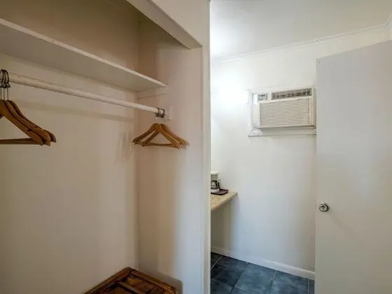 Oda (1 Queen Bed & 1 Single Bed)