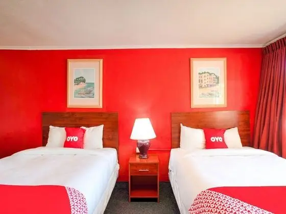 Oda, 2 Büyük (Queen) Boy Yatak