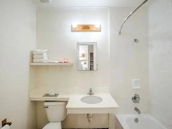 Oda, 2 Büyük (Queen) Boy Yatak