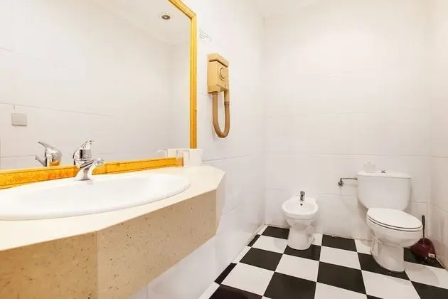 Economy Tek Büyük Yataklı Oda