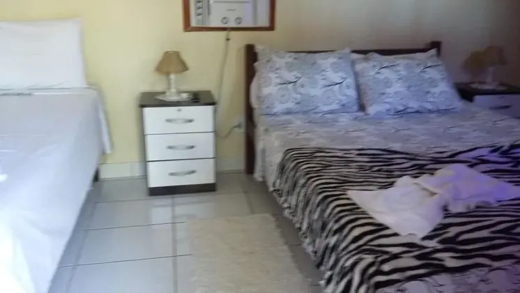 Üç Kişilik Oda, Birden Çok Yatak