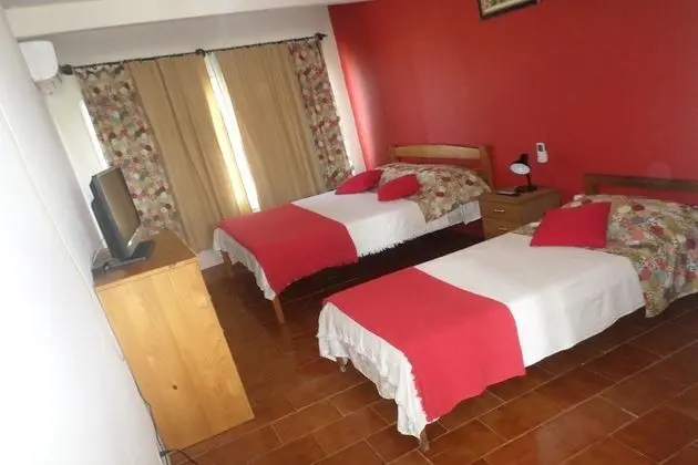 Üç Kişilik Oda, Birden Çok Yatak