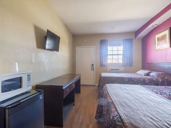 Oda, 2 Büyük (Queen) Boy Yatak