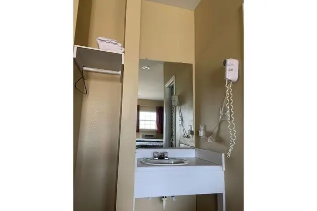 Oda, 2 Büyük (Queen) Boy Yatak