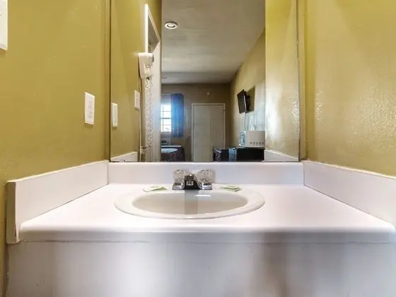 Oda, 2 Büyük (Queen) Boy Yatak